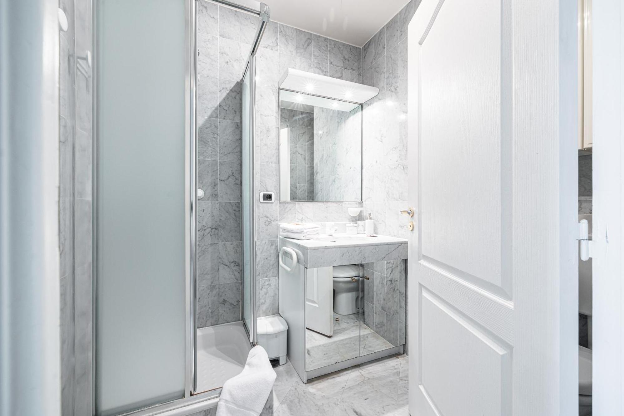 Victoria Bergamote Attic - Happy Rentals Menton Exteriör bild