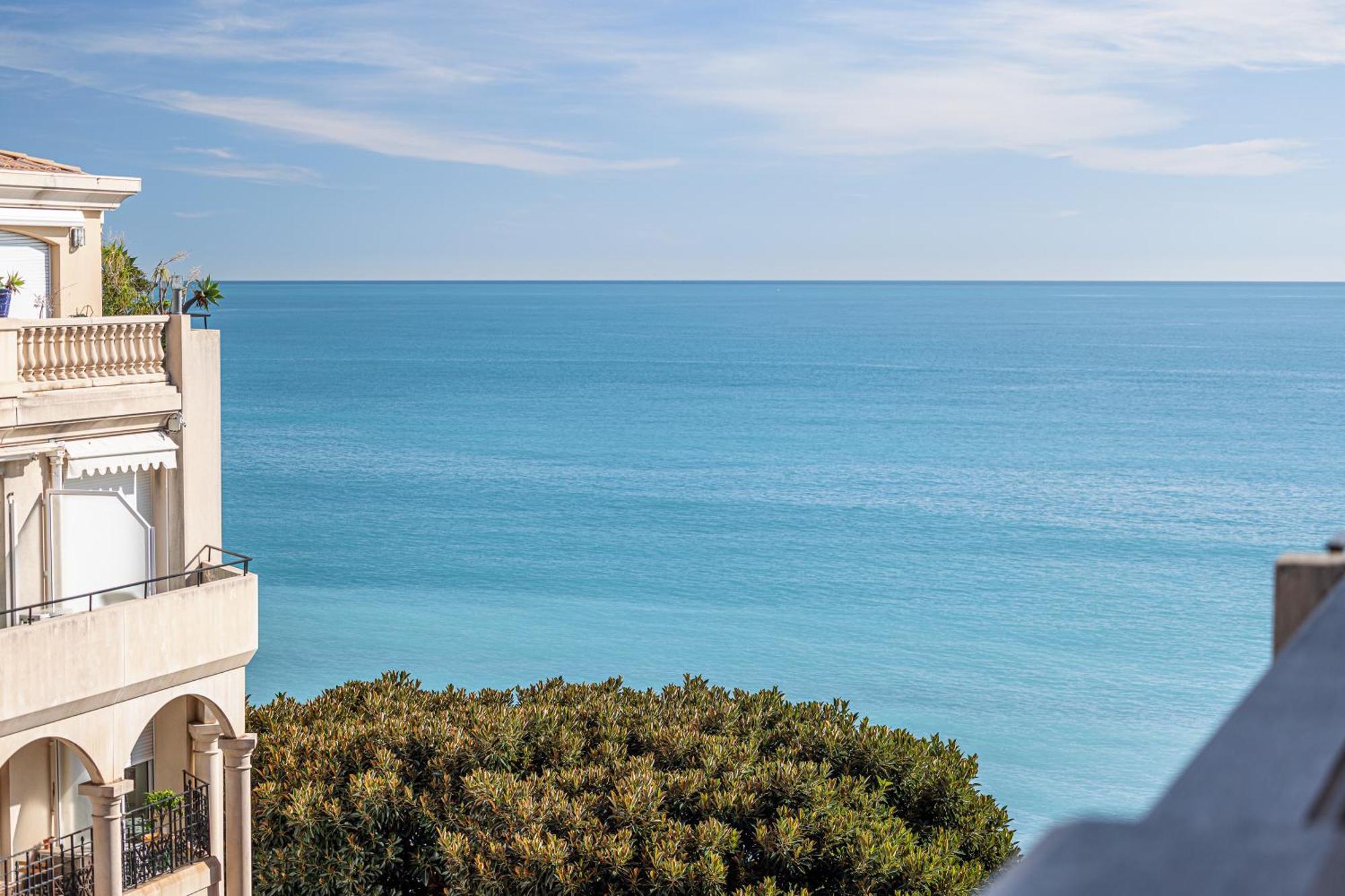 Victoria Bergamote Attic - Happy Rentals Menton Exteriör bild